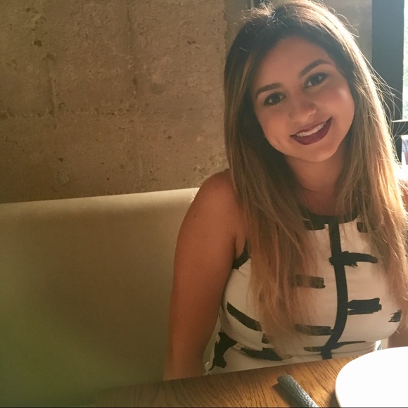 Meet your Posher, Melanie - Picture 1 of 1